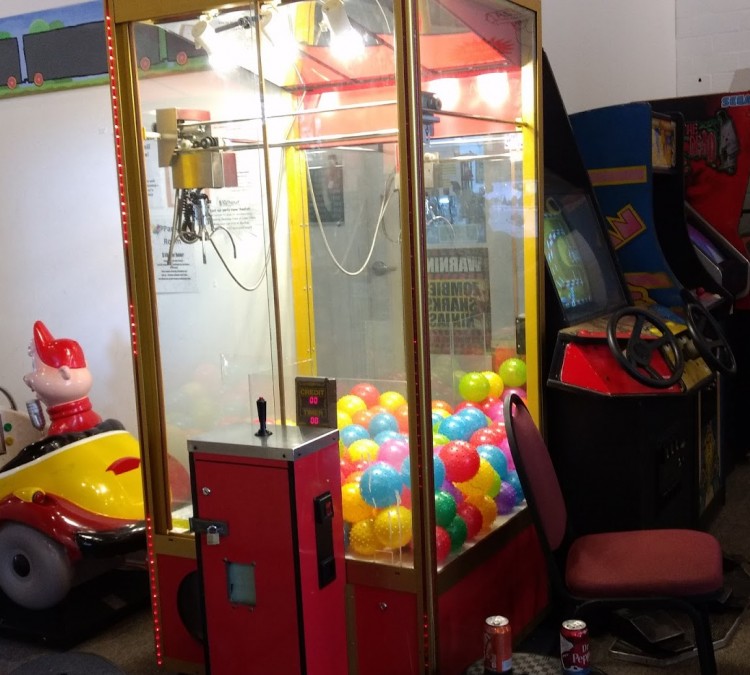 i-play-and-quarters-arcade-photo